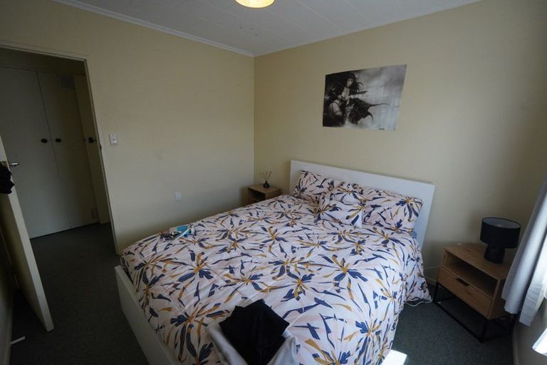 Photo of property in 3 Seddon Street, Takaro, Palmerston North, 4412