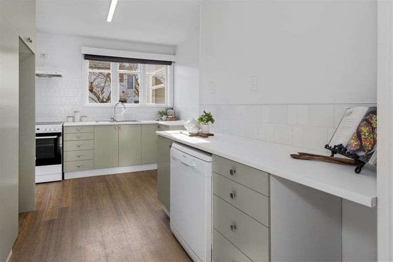 Photo of property in 223 Innes Road, St Albans, Christchurch, 8052