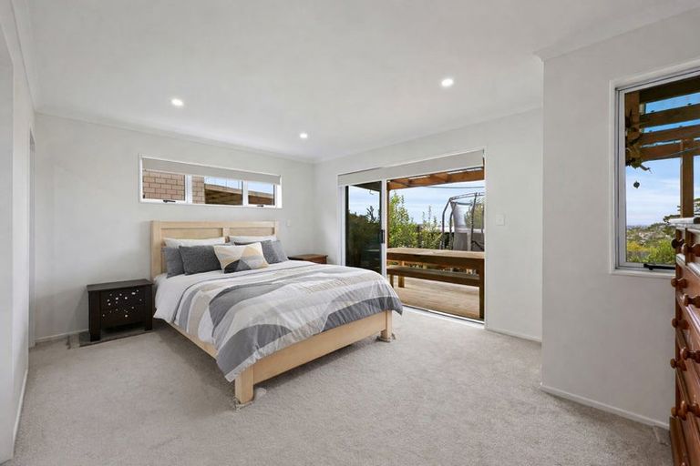 Photo of property in 85c Lake Panorama Drive, Henderson Valley, Auckland, 0614