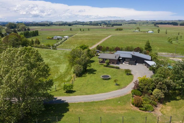 Photo of property in 470 Porangahau Road, Waipukurau, 4282