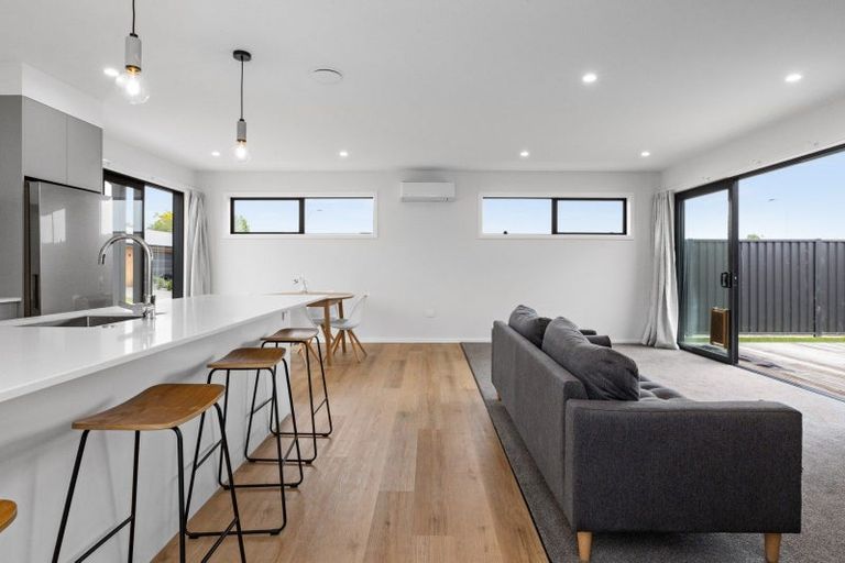 Photo of property in 23 Cassin Place, Taradale, 4112