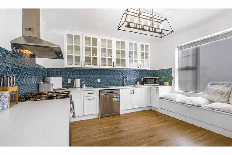 Photo of property in 28 Ocean Beach Road, Bluff, 9814