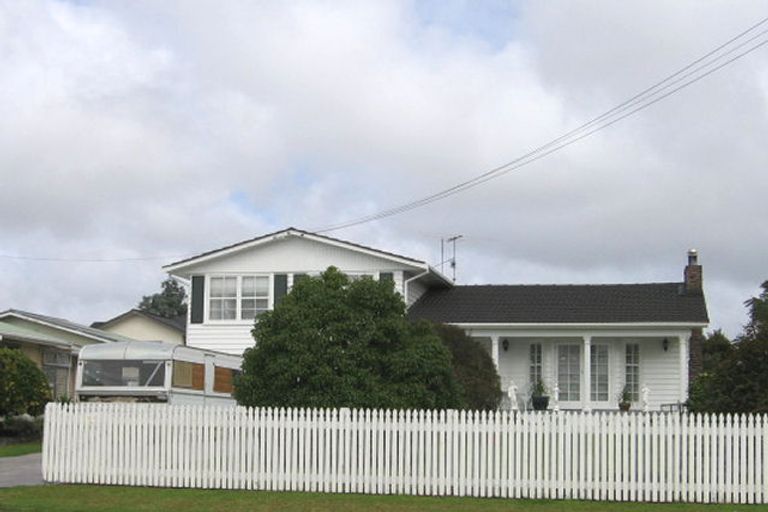 Photo of property in 45 Colwill Road, Massey, Auckland, 0614