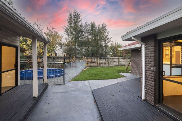 Photo of property in 11 Oakley Crescent, Hornby, Christchurch, 8042