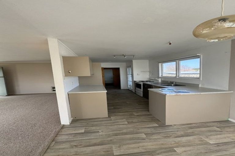 Photo of property in 55 Taioma Crescent, Te Atatu Peninsula, Auckland, 0610