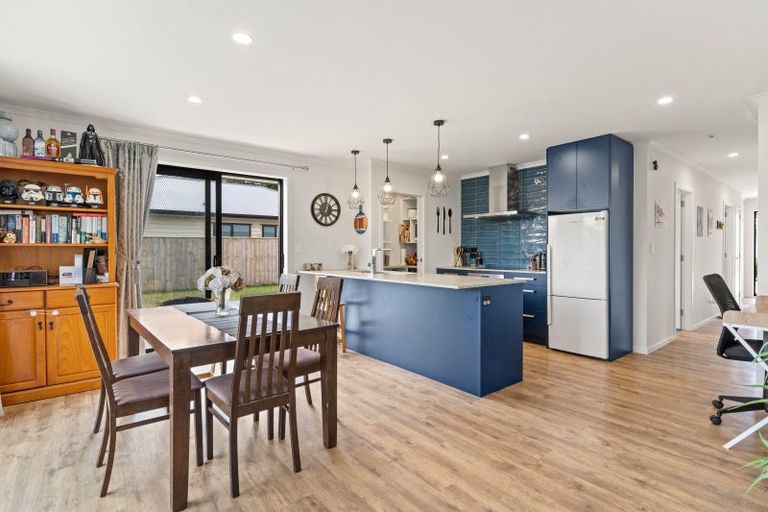 Photo of property in 24b Kempton Street, Greytown, 5712