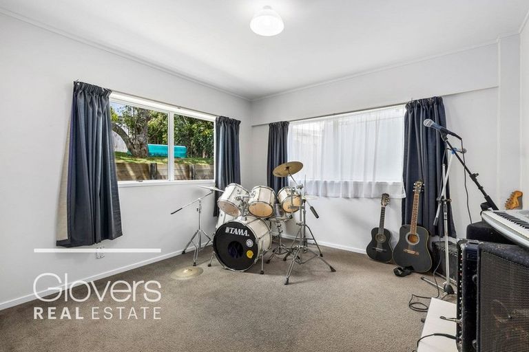 Photo of property in 10 Seabar Place, Glen Eden, Auckland, 0602