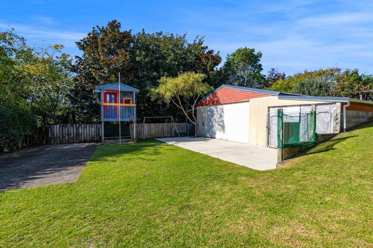 Photo of property in 66 Karina Road, Merrilands, New Plymouth, 4312