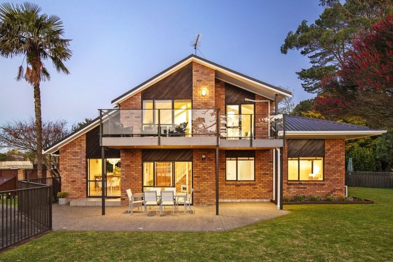 Photo of property in 5 Godwit Place, Waiuku, 2123