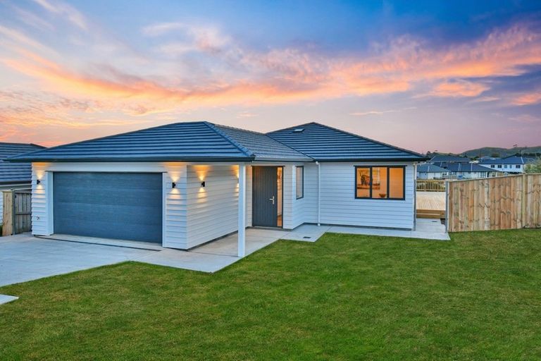 Photo of property in 25 Helenvale Crescent, Pokeno, 2402