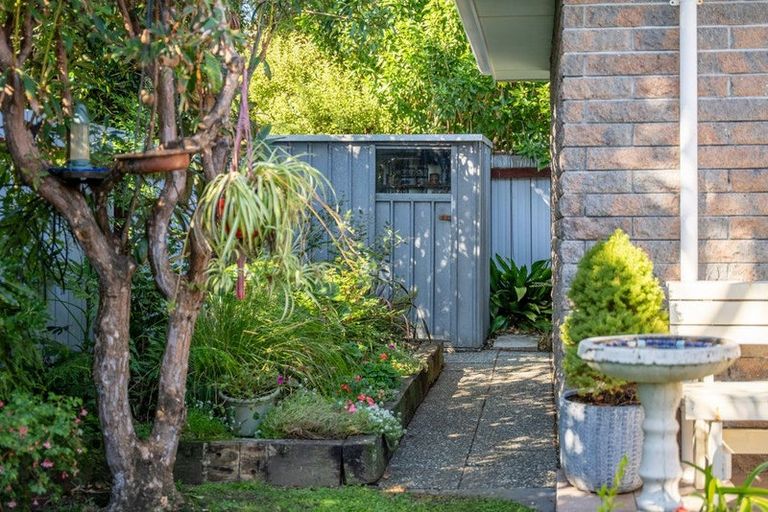 Photo of property in 56a Rewarewa Crescent, Waikanae, 5036