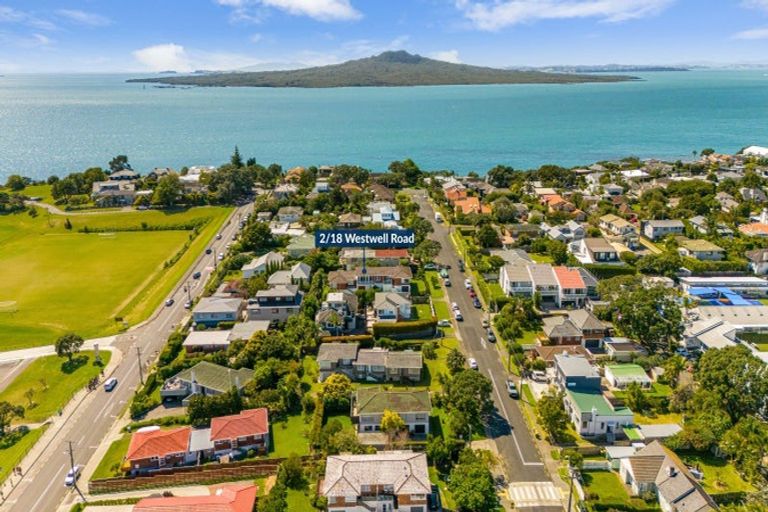 Photo of property in 2/18 Westwell Road, Belmont, Auckland, 0622