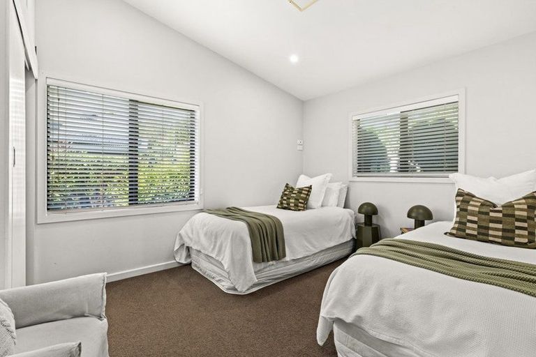 Photo of property in 9 Busby Hill, Havelock North, 4130