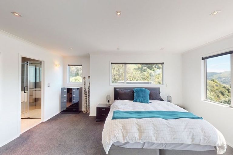 Photo of property in 26 Kilkelly Close, Tawa, Wellington, 5028