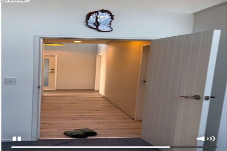 Photo of property in 47a Taikata Road, Te Atatu Peninsula, Auckland, 0610