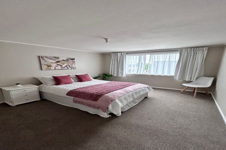 Photo of property in 15f1 Bloomsbury Grove, Newlands, Wellington, 6037