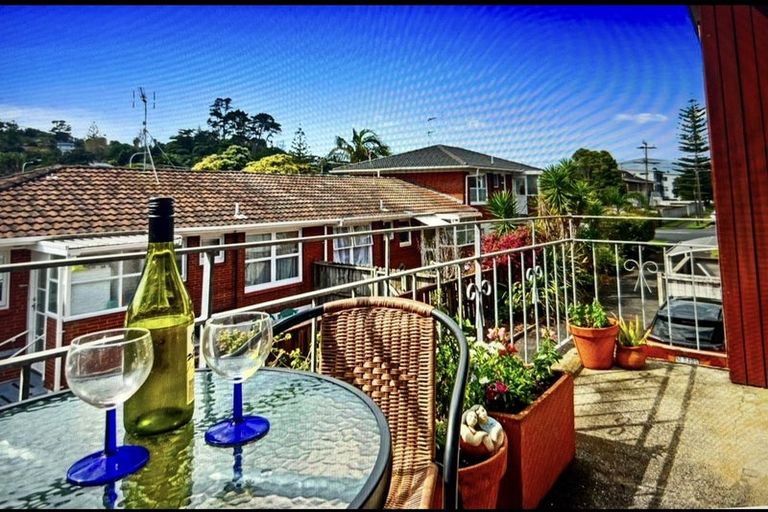 Photo of property in 4/772 Beach Road, Browns Bay, Auckland, 0630