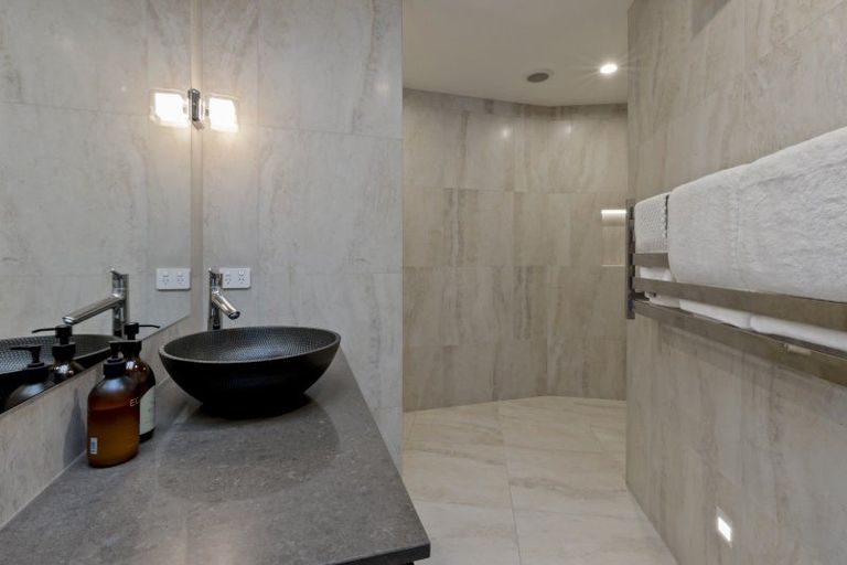Photo of property in 14 Kerrera Lane, Jacks Point, Queenstown, 9371