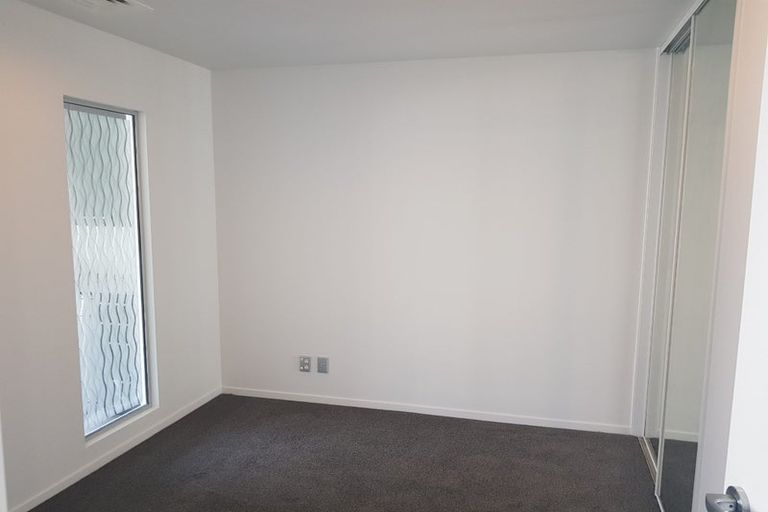 Photo of property in Shoal Haven Apartments, 202c/130 Anzac Street, Takapuna, Auckland, 0622