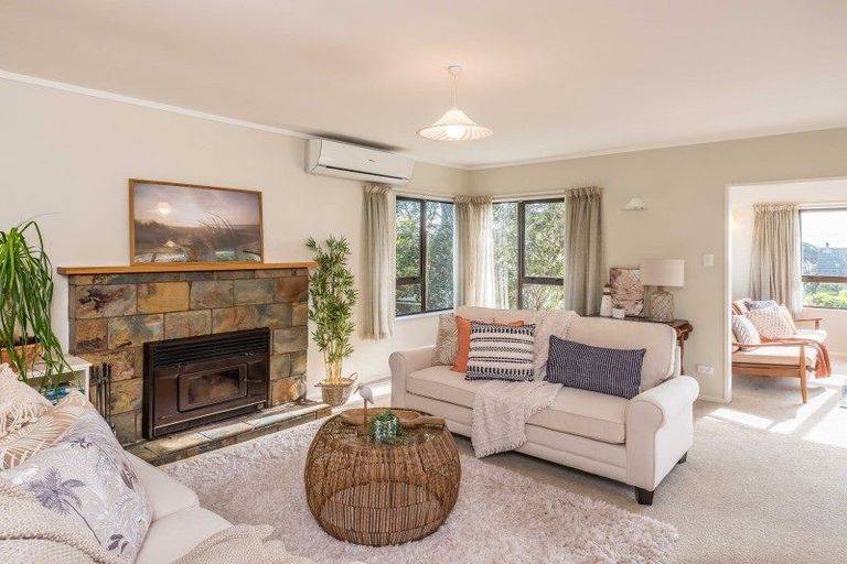 Photo of property in 115 Seaview Road, Paraparaumu Beach, Paraparaumu, 5032