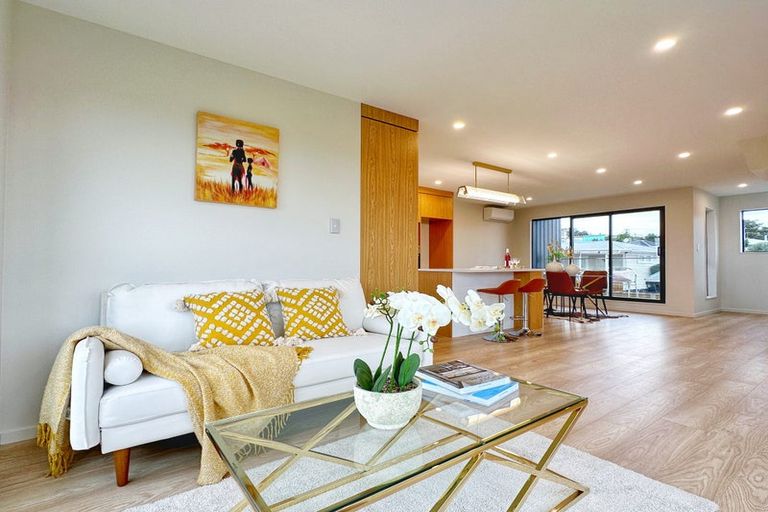 Photo of property in 10c Robert Burke Place, Henderson, Auckland, 0612