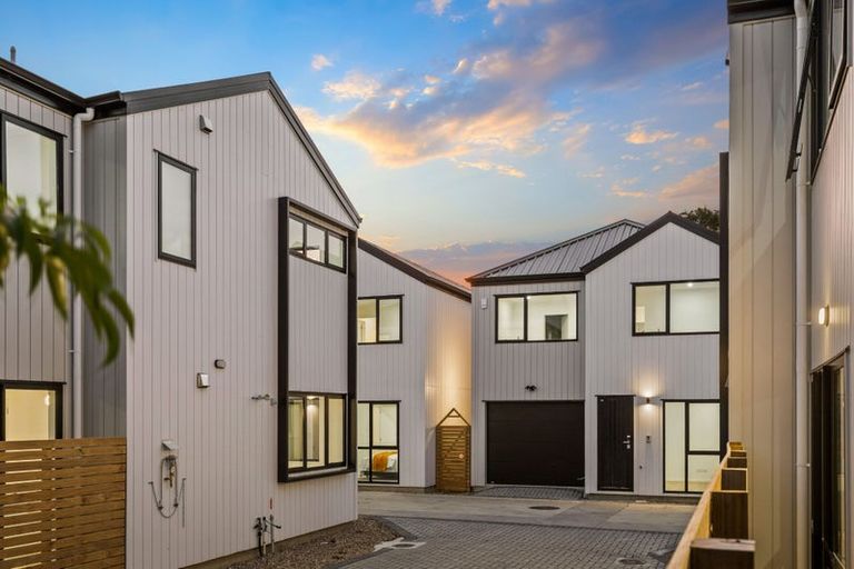 Photo of property in 1/113 Beach Road, Te Atatu Peninsula, Auckland, 0610