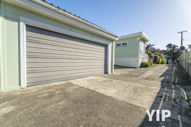 Photo of property in 159 Broderick Road, Johnsonville, Wellington, 6037