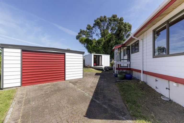 Photo of property in 2 Honnor Place, Hurdon, New Plymouth, 4310