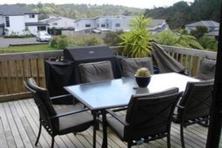 Photo of property in 242 Schnapper Rock Road, Schnapper Rock, Auckland, 0632