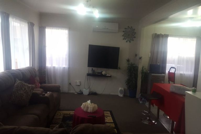 Photo of property in 49 Robertson Road, Favona, Auckland, 2024