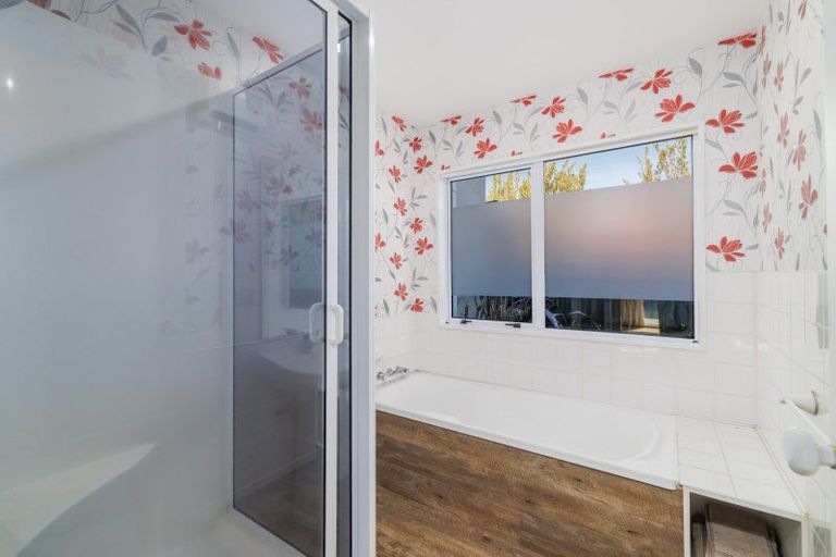 Photo of property in 46 Westgrove Avenue, Avonhead, Christchurch, 8042