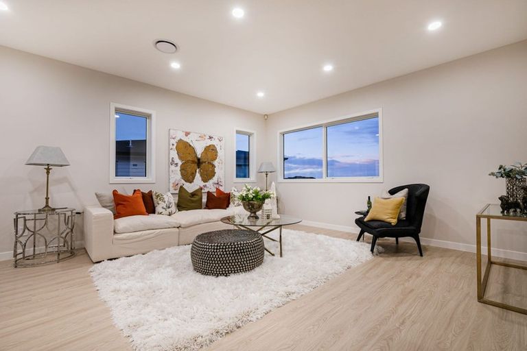 Photo of property in 7 Surf View Crescent, Red Beach, 0932