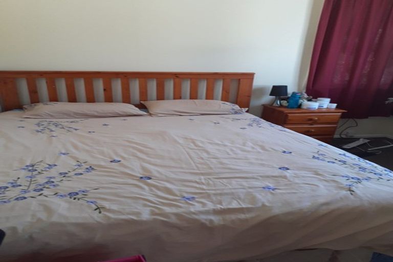 Photo of property in 45 Kenmore Street, Newlands, Wellington, 6037