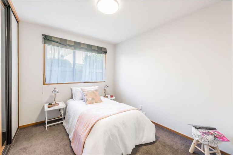 Photo of property in 18 Westgrove Avenue, Avonhead, Christchurch, 8042