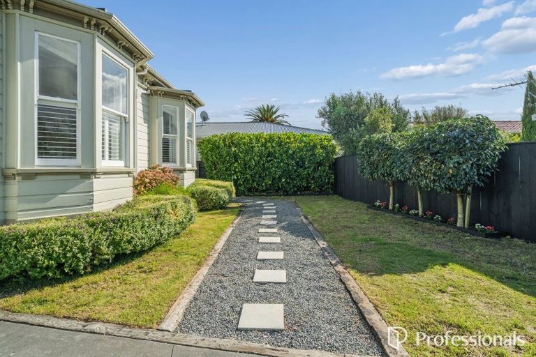 Photo of property in 19a Randwick Crescent, Moera, Lower Hutt, 5010