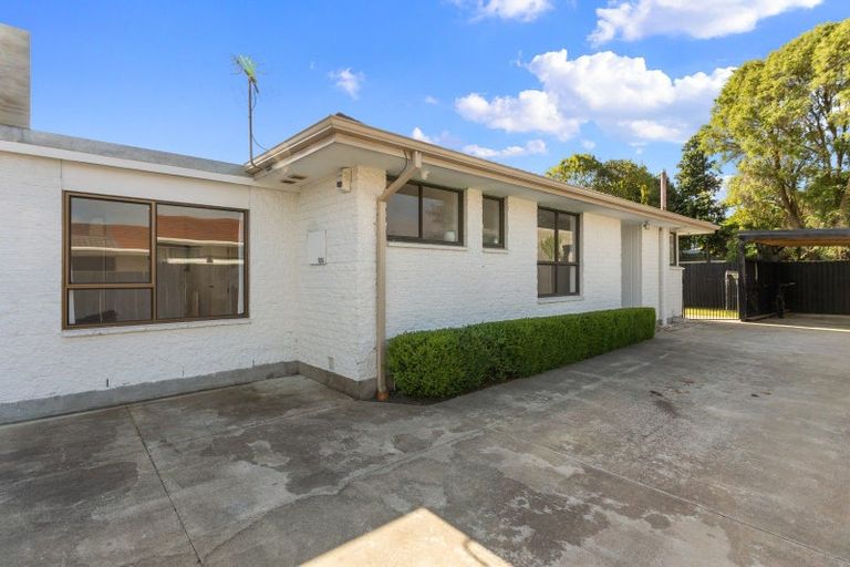 Photo of property in 2/12 Camrose Place, Ilam, Christchurch, 8041