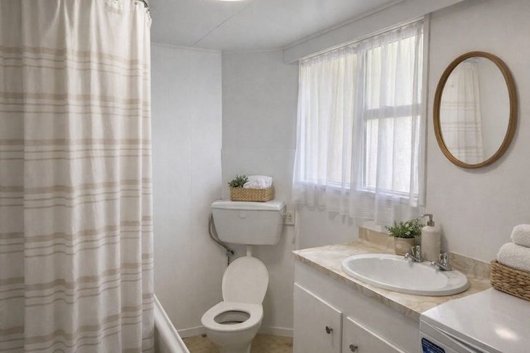 Photo of property in 5 Hawker Street, Mount Victoria, Wellington, 6011