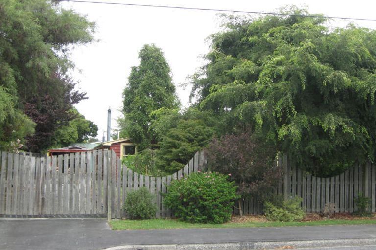 Photo of property in 43 Croziers Road, St Albans, Christchurch, 8052