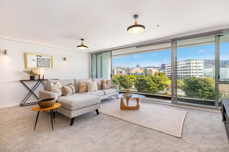 Photo of property in Aqua, 6/74 Oriental Parade, Oriental Bay, Wellington, 6011