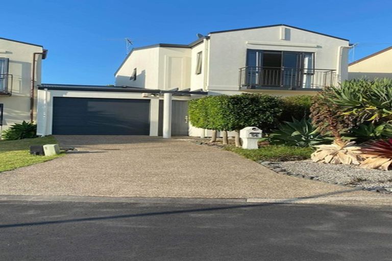 Photo of property in 52 Provence Esplanade, Te Atatu Peninsula, Auckland, 0610
