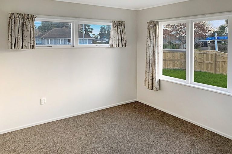 Photo of property in 34 James Street, Dannevirke, 4930