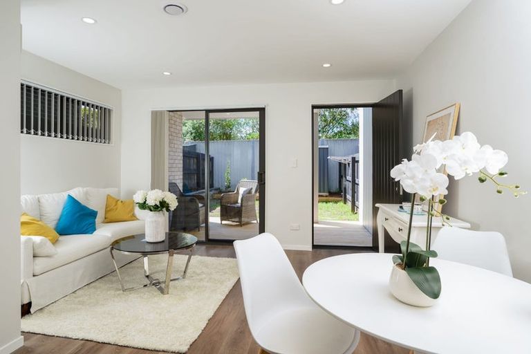 Photo of property in 16 Whai Hua Lane, Mangere Bridge, Auckland, 2022