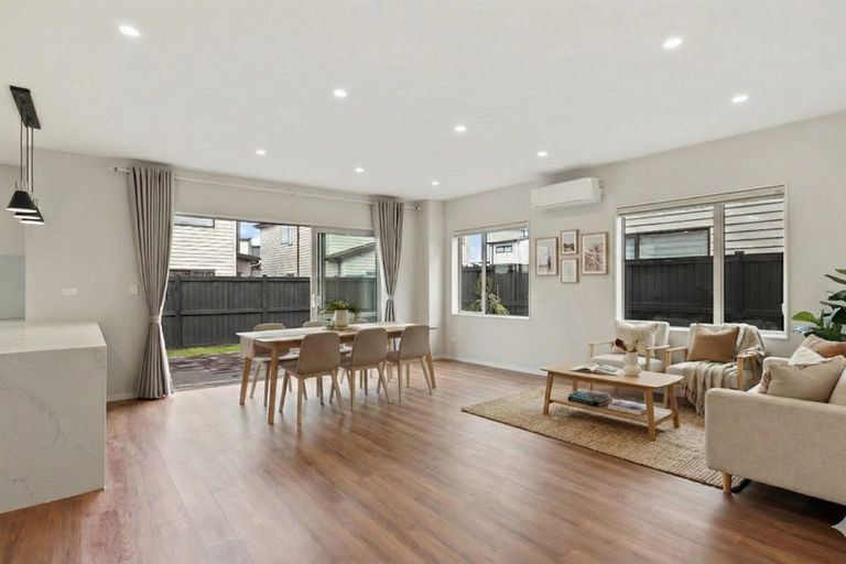 Photo of property in 28 Gecko Road, Hobsonville, Auckland, 0616