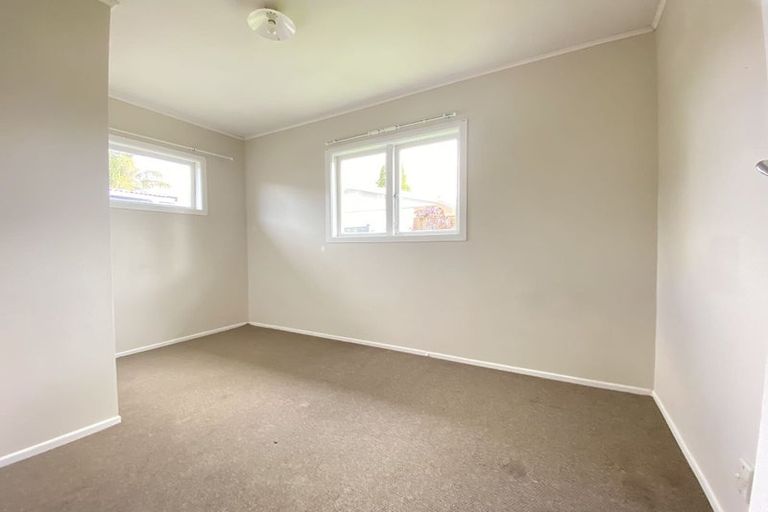 Photo of property in 12 Roby Street, Te Atatu Peninsula, Auckland, 0610