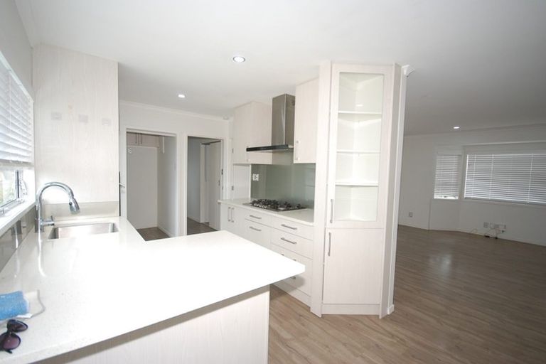 Photo of property in 36 Lendenfeld Drive, Papatoetoe, Auckland, 2025