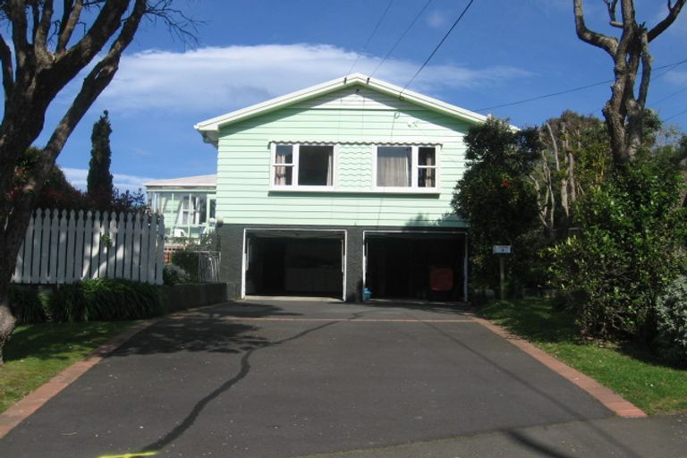 Photo of property in 5 Arapiko Street, Johnsonville, Wellington, 6037