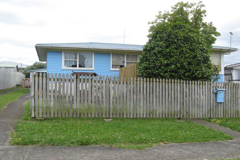 Photo of property in 28 Cape Road, Mangere, Auckland, 2022