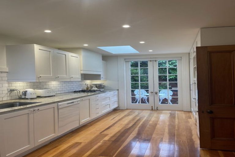 Photo of property in 21 Salamanca Road, Kelburn, Wellington, 6012