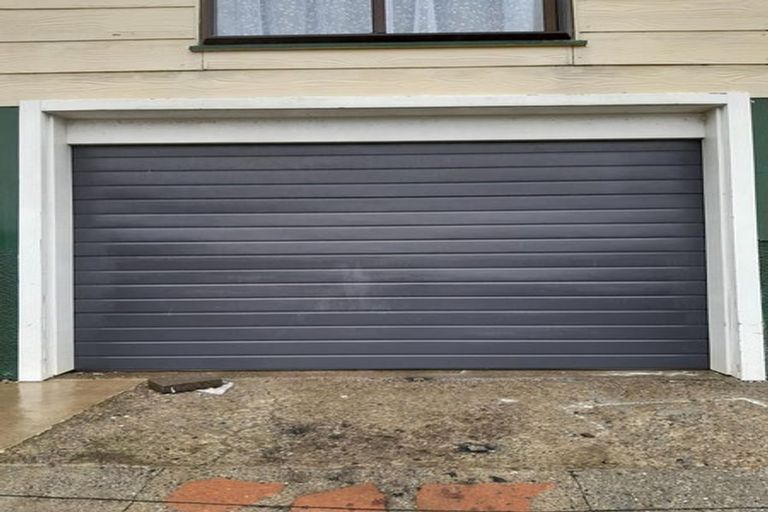 Photo of property in 142 Mark Avenue, Grenada Village, Wellington, 6037