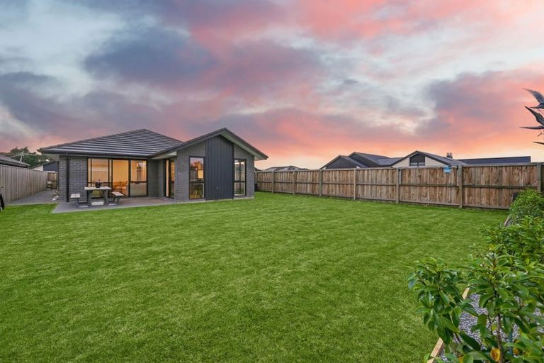 Photo of property in 2 Earl Way, Amberley, 7410
